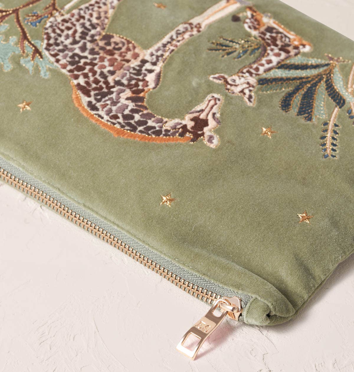 Giraffe Mother & Baby Everyday Pouch